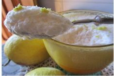 Espuma gelatinada de limão
