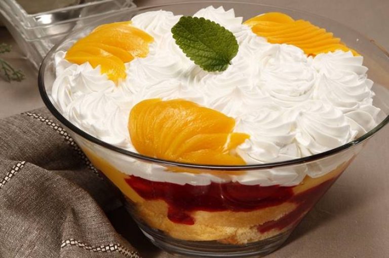 Trifle de pêssego - Receitas Para Todos os Gostos