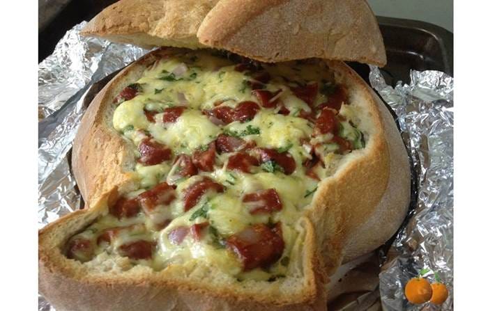 PÃO RECHEADO COM LINGUIÇA E QUEIJO - Receitas Para Todos os Gostos